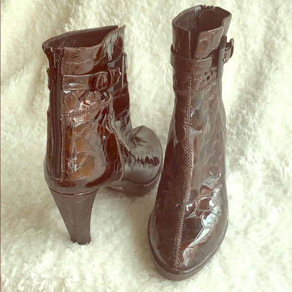 Stuart Weitzman Tortoise Brown Booties. 7 - Picture 1 of 6